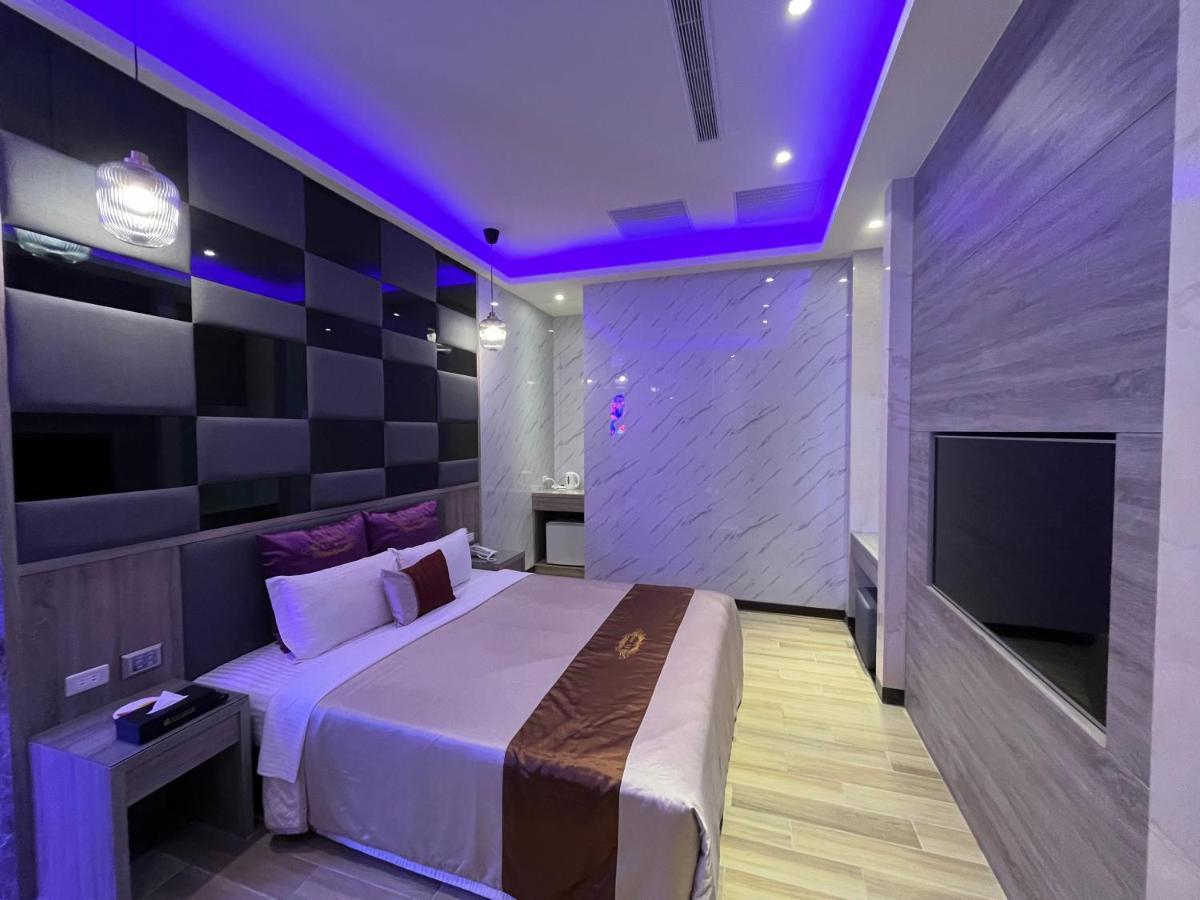 Purple Rainbow Motel Taipei Esterno foto
